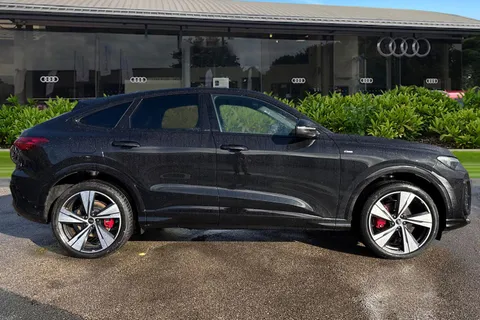  Audi Q5 2.0 TFSI Edition 1 Sportback S Tronic quattro Euro 6 (s/s) 5dr Thumbnail #4