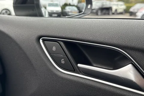 DY16BDF Audi A3 1.6 TDI S line Euro 6 (s/s) 3dr (Nav) Thumbnail #41