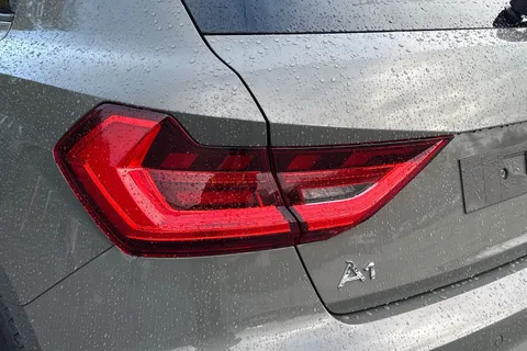  Audi A1 1.0 TFSI 30 S line Sportback Euro 6 (s/s) 5dr Thumbnail #8