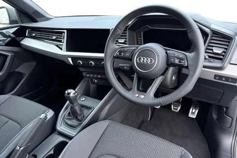  Audi A1 1.0 TFSI 30 S line Sportback Euro 6 (s/s) 5dr Thumbnail #14