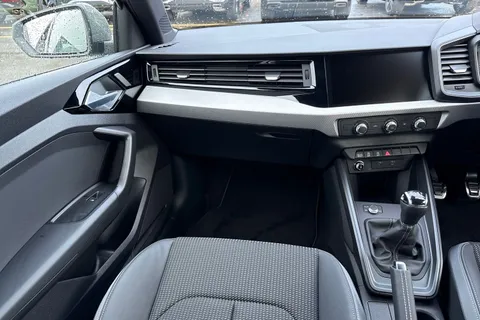  Audi A1 1.0 TFSI 30 S line Sportback Euro 6 (s/s) 5dr Thumbnail #20