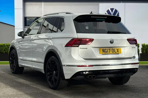 NG17OLX Volkswagen Tiguan 2.0 TDi 150 R-Line 5dr | Heated Seats | Pan Roof Thumbnail #3