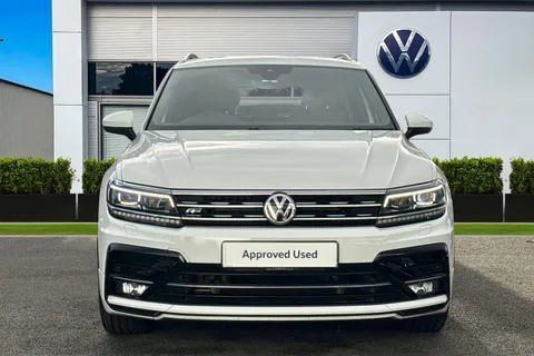 NG17OLX Volkswagen Tiguan 2.0 TDi 150 R-Line 5dr | Heated Seats | Pan Roof Thumbnail #6