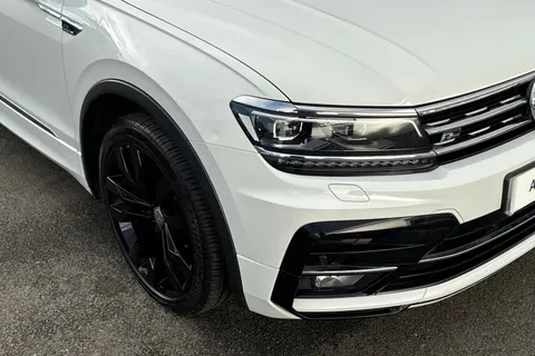 NG17OLX Volkswagen Tiguan 2.0 TDi 150 R-Line 5dr | Heated Seats | Pan Roof Thumbnail #9