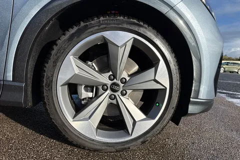  Audi Q4 e-tron 45 Black Edition Auto 5dr 82kWh Thumbnail #10