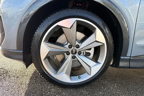  Audi Q4 e-tron 45 Black Edition Auto 5dr 82kWh Thumbnail #11