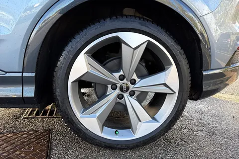  Audi Q4 e-tron 45 Black Edition Auto 5dr 82kWh Thumbnail #13