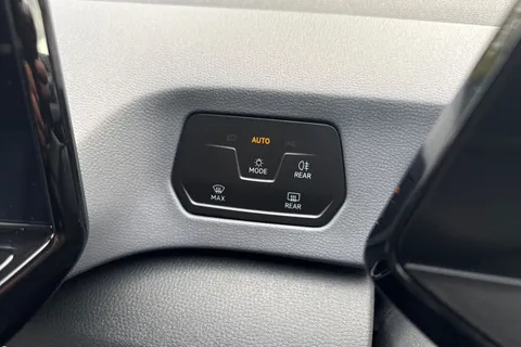 33 of 54 for VOLKSWAGEN ID.3 150kW Life Pro Performance 58kWh 5dr Auto