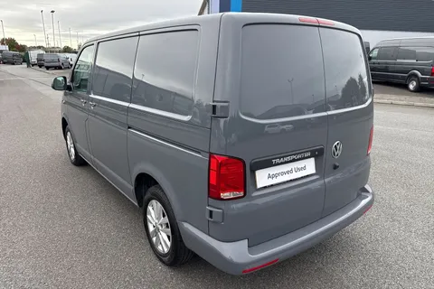 DG74ECW Volkswagen Transporter 2.0 TDI 110 Highline Van Thumbnail #9