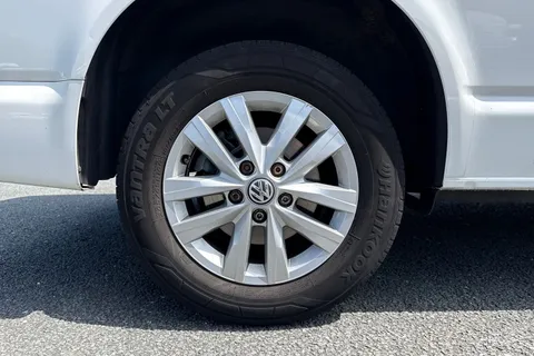 DG74EDK Volkswagen Transporter 2.0 TDI 110 Highline Van Thumbnail #11