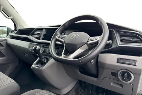 DG74ECW Volkswagen Transporter 2.0 TDI 110 Highline Van Thumbnail #15