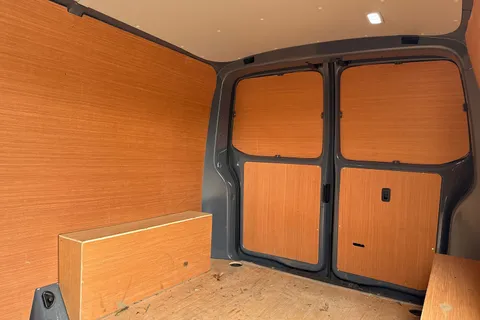 DG74ECW Volkswagen Transporter 2.0 TDI 110 Highline Van Thumbnail #20