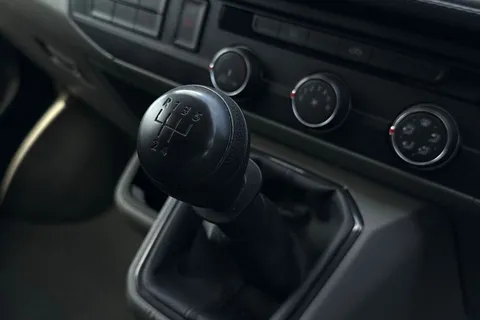 DG74EDK Volkswagen Transporter 2.0 TDI 110 Highline Van Thumbnail #23