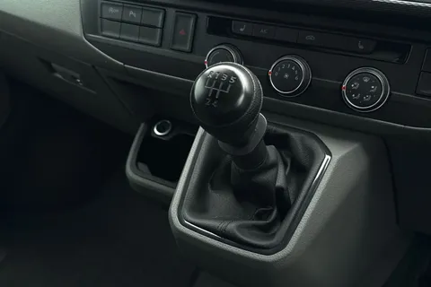 DG74ECW Volkswagen Transporter 2.0 TDI 110 Highline Van Thumbnail #24