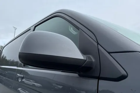 DG74ECW Volkswagen Transporter 2.0 TDI 110 Highline Van Thumbnail #27