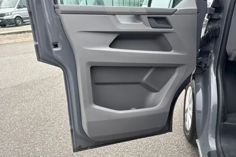 DG74ECW Volkswagen Transporter 2.0 TDI 110 Highline Van Thumbnail #35