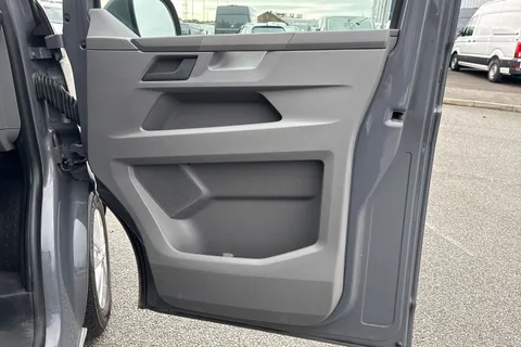 DG74ECW Volkswagen Transporter 2.0 TDI 110 Highline Van Thumbnail #36