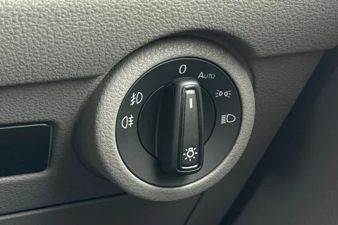 DG74ECW Volkswagen Transporter 2.0 TDI 110 Highline Van Thumbnail #41