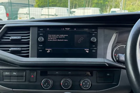 DG74EDK Volkswagen Transporter 2.0 TDI 110 Highline Van Thumbnail #43