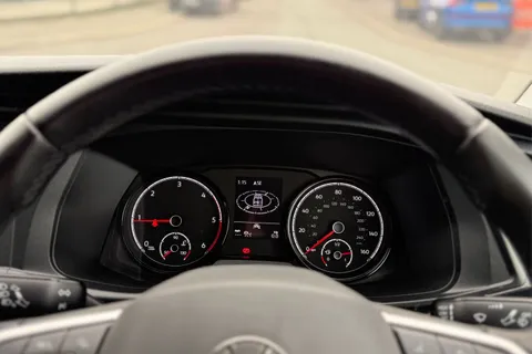 DG74ECW Volkswagen Transporter 2.0 TDI 110 Highline Van Thumbnail #48