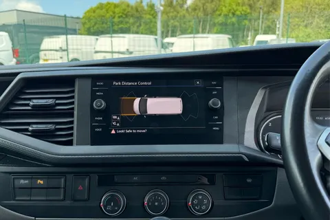 DG74EDK Volkswagen Transporter 2.0 TDI 110 Highline Van Thumbnail #50