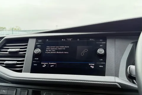 DG74ECW Volkswagen Transporter 2.0 TDI 110 Highline Van Thumbnail #51