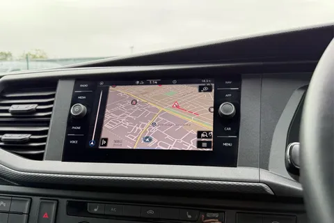 DG74ECW Volkswagen Transporter 2.0 TDI 110 Highline Van Thumbnail #53