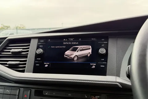 DG74ECW Volkswagen Transporter 2.0 TDI 110 Highline Van Thumbnail #55