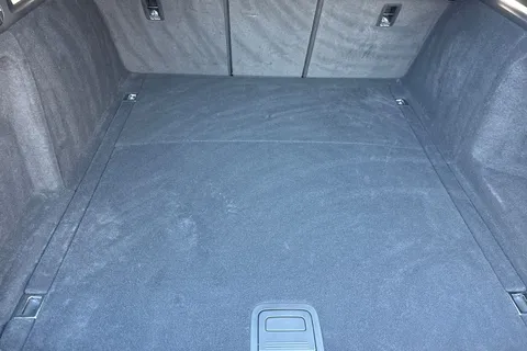 DG23BXW Audi A4 Avant Avant Black Edition 40 TFSI 204 PS S tronic Thumbnail #8