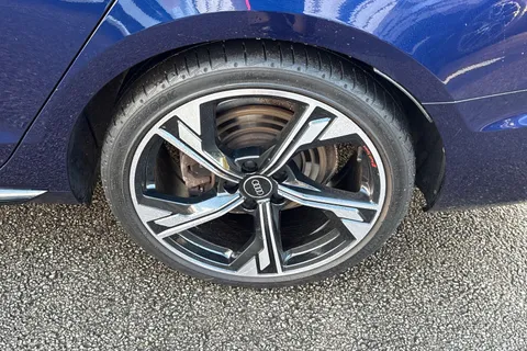 DG23BXW Audi A4 Avant Avant Black Edition 40 TFSI 204 PS S tronic Thumbnail #12