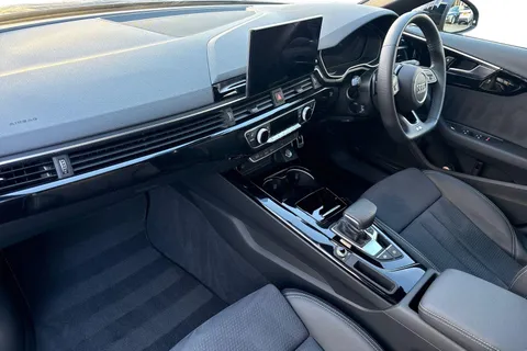 DG23BXW Audi A4 Avant Avant Black Edition 40 TFSI 204 PS S tronic Thumbnail #16