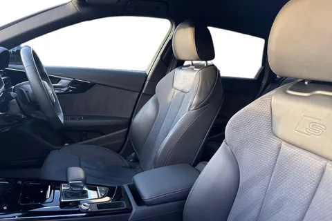 DG23BXW Audi A4 Avant Avant Black Edition 40 TFSI 204 PS S tronic Thumbnail #17