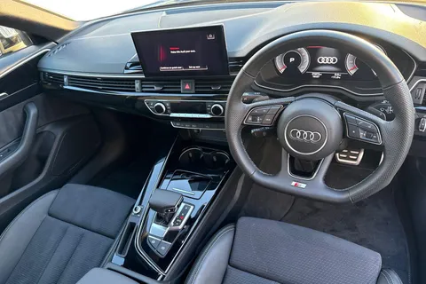 DG23BXW Audi A4 Avant Avant Black Edition 40 TFSI 204 PS S tronic Thumbnail #19