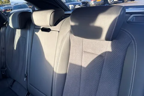 DG23BXW Audi A4 Avant Avant Black Edition 40 TFSI 204 PS S tronic Thumbnail #20