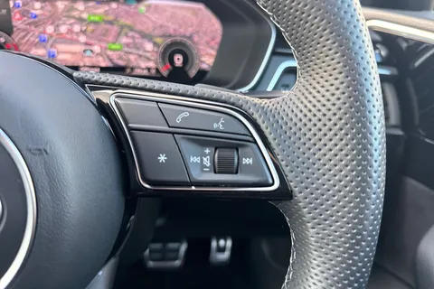 DG23BXW Audi A4 Avant Avant Black Edition 40 TFSI 204 PS S tronic Thumbnail #26