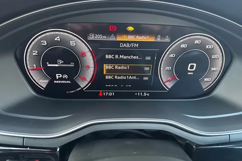 DG23BXW Audi A4 Avant Avant Black Edition 40 TFSI 204 PS S tronic Thumbnail #31