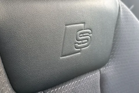 DG23BXW Audi A4 Avant Avant Black Edition 40 TFSI 204 PS S tronic Thumbnail #58