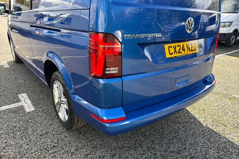 CX24NZD Volkswagen Transporter 2.0 TDI 150 Highline Kombi Van DSG Thumbnail #9