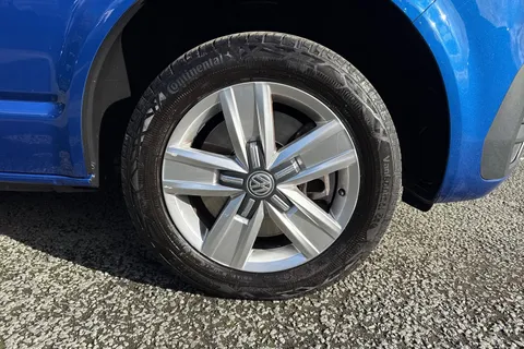 CX24NZD Volkswagen Transporter 2.0 TDI 150 Highline Kombi Van DSG Thumbnail #14