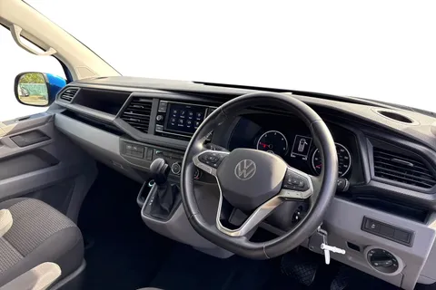 CX24NZD Volkswagen Transporter 2.0 TDI 150 Highline Kombi Van DSG Thumbnail #15