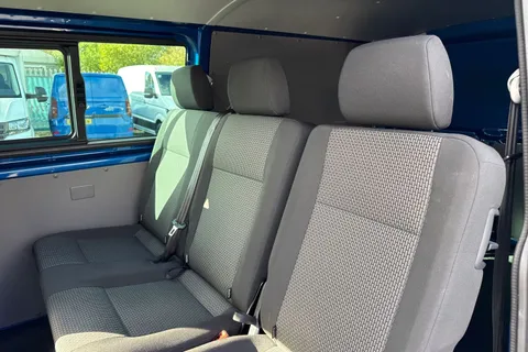 CX24NZD Volkswagen Transporter 2.0 TDI 150 Highline Kombi Van DSG Thumbnail #20