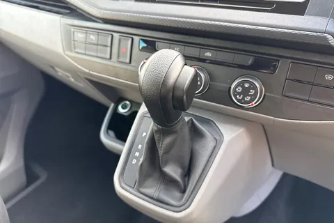 CX24NZD Volkswagen Transporter 2.0 TDI 150 Highline Kombi Van DSG Thumbnail #24