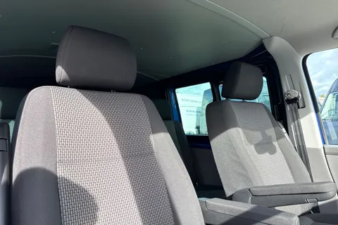 CX24NZD Volkswagen Transporter 2.0 TDI 150 Highline Kombi Van DSG Thumbnail #25