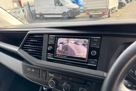 CX24NZD Volkswagen Transporter 2.0 TDI 150 Highline Kombi Van DSG Thumbnail #39