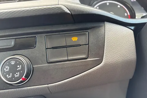 CX24NZD Volkswagen Transporter 2.0 TDI 150 Highline Kombi Van DSG Thumbnail #41