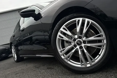 Audi A5 Avant 2.0 TDI S line S Tronic Euro 6 (s/s) 5dr Thumbnail #38