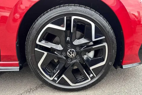 KY24RXD Volkswagen Golf 1.5TSI 150PS Hatch ⭐Black Pack, Sunroof, DCC, Keyless, Winter Pack, Towbar⭐ Thumbnail #6