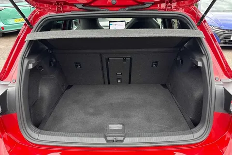KY24RXD Volkswagen Golf 1.5TSI 150PS Hatch ⭐Black Pack, Sunroof, DCC, Keyless, Winter Pack, Towbar⭐ Thumbnail #10