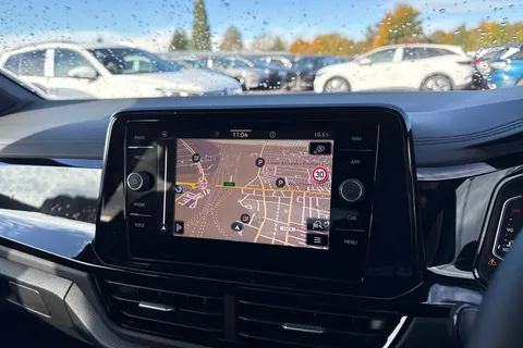  Volkswagen T-Roc 1.0 TSI Style Design Euro 6 (s/s) 5dr Thumbnail #17