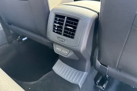  Volkswagen T-Roc 1.0 TSI Style Design Euro 6 (s/s) 5dr Thumbnail #31